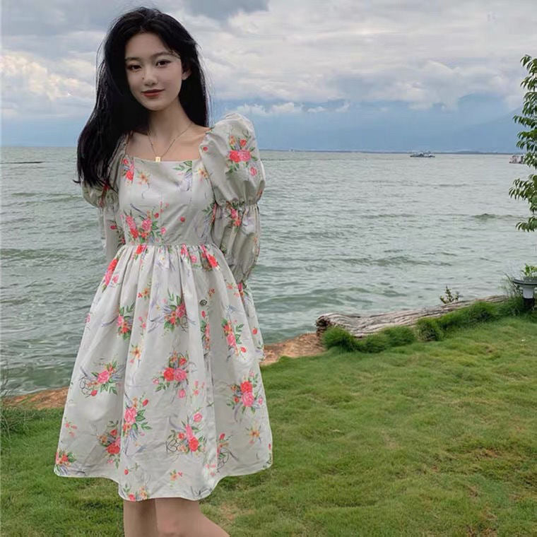 タグ付き新品JENNE 白花柄長袖ロングワンピース タグ付き新品JENNE 白花柄長袖ロングワンピース きれいめ